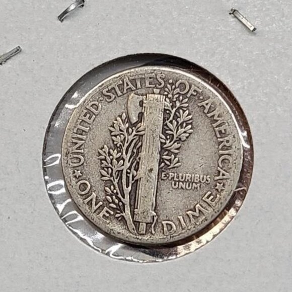 Lot of 4 Silver Mercury Dimes... Great Condition... In Protective Sleeves - Picture 2 of 8